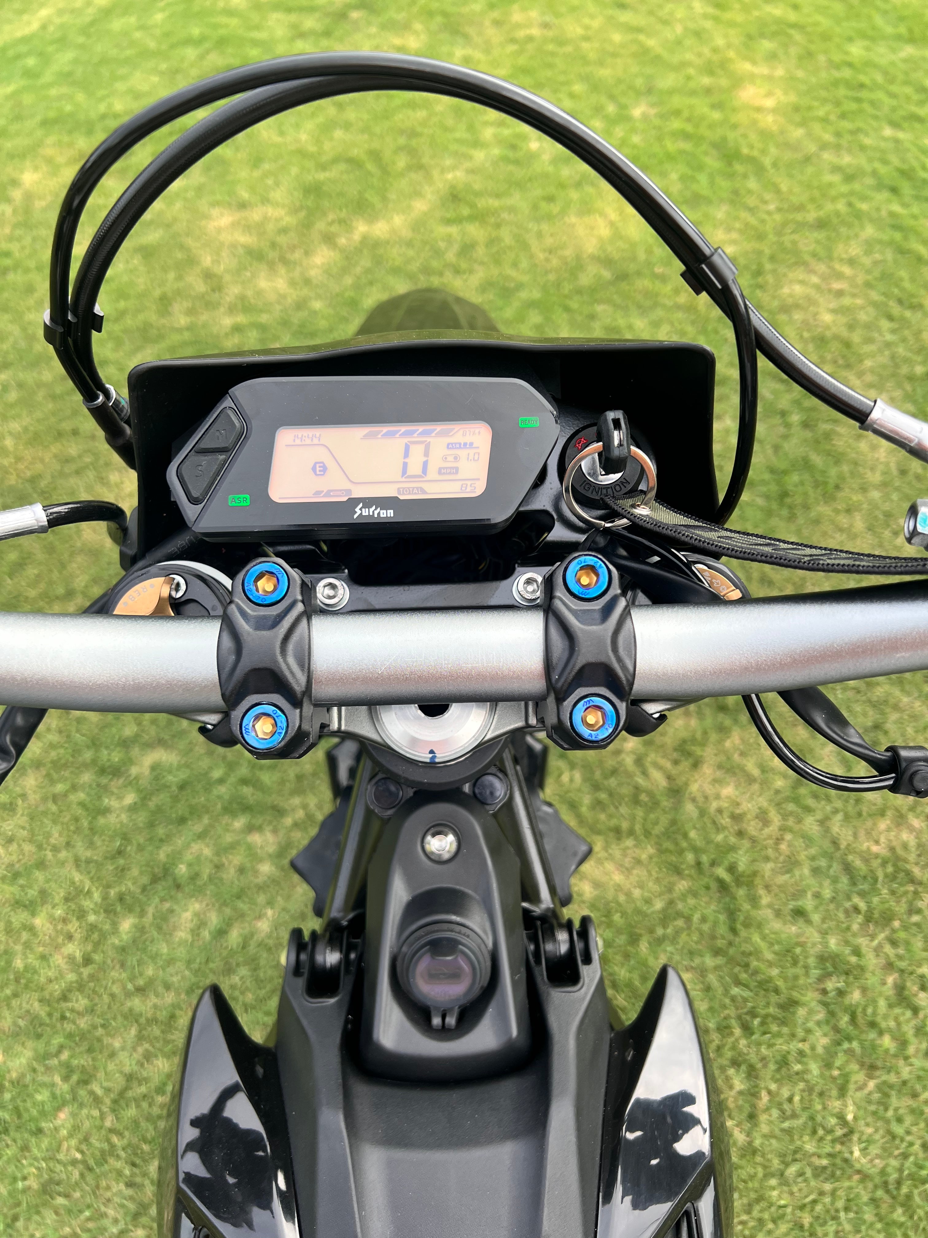 Bar clamp bolts for ultra-bee/tutio